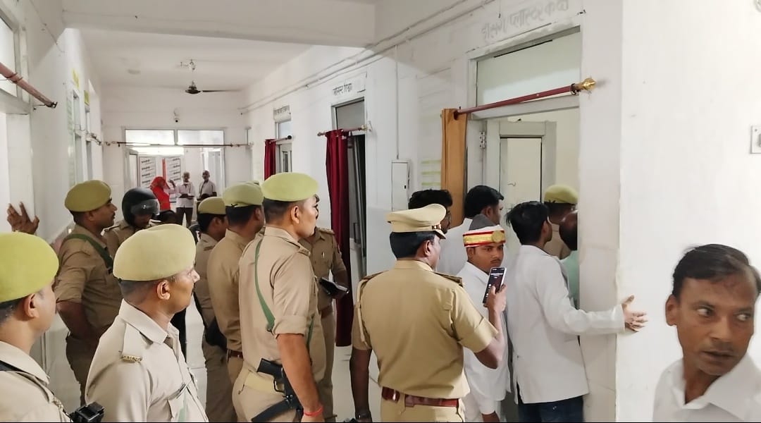 ट्रैक्टर-बाइक की आमने-सामने टक्कर में 5 की मौत, एक महिला गंभीर