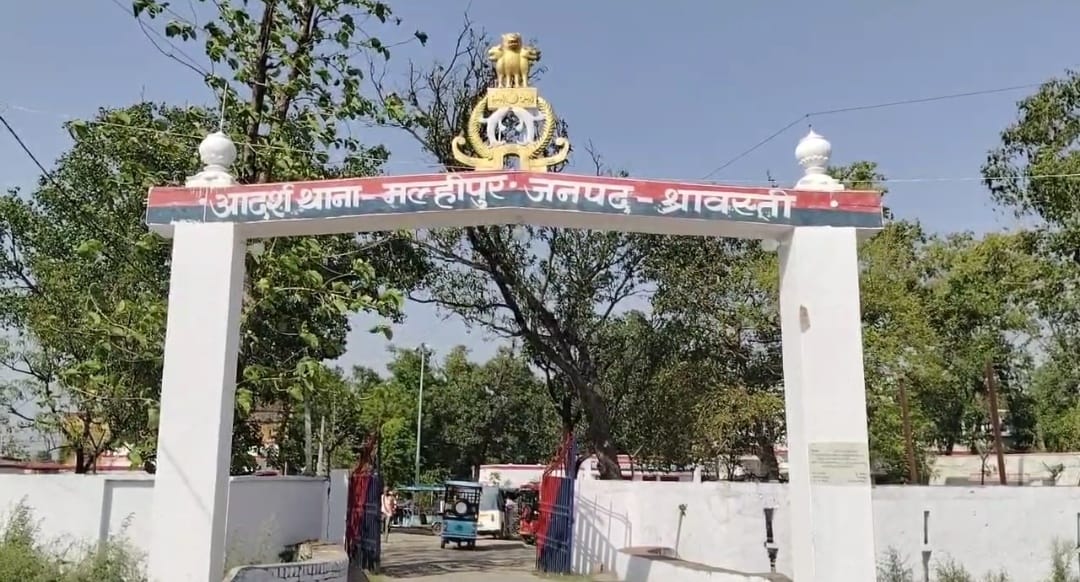 आम के पेड़ से लटकता मिला युवक का शव