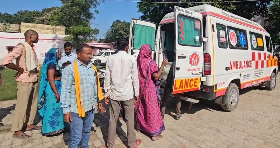कार ने 4 लोगों को मारी टक्कर, महिला की मौत