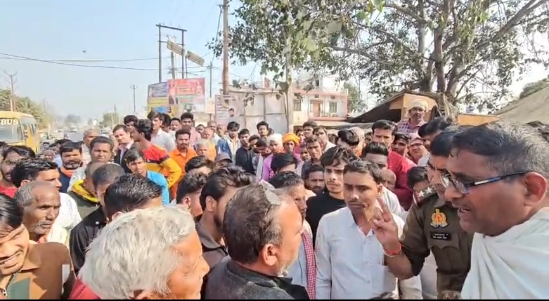 विवाहिता की संदिग्ध मौत, परिजनों का हंगामा